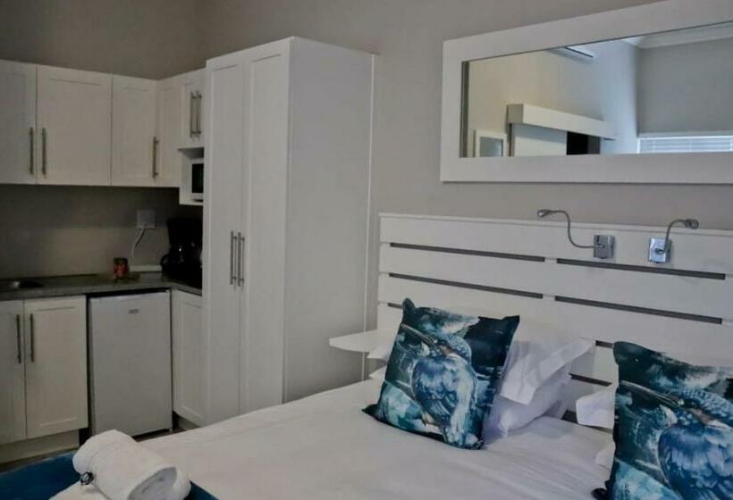 بنسيون La Liberté Freedom To Be