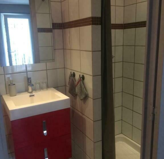 بنسيون Les Deux Chemins