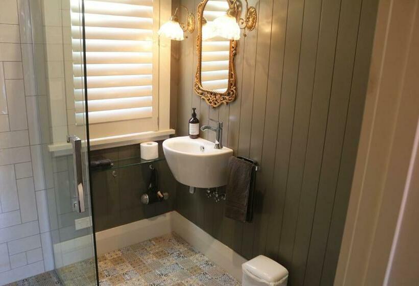 פנסיון Luxurious Escape,matakana