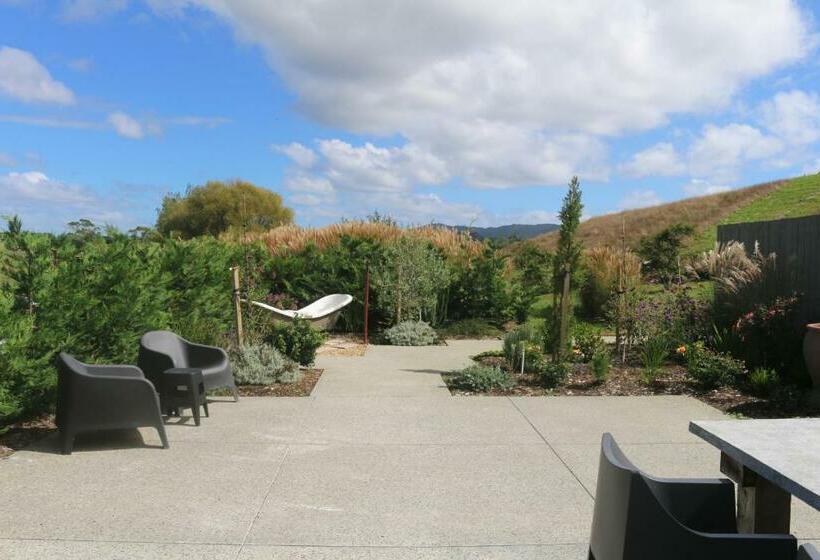 פנסיון Luxurious Escape,matakana