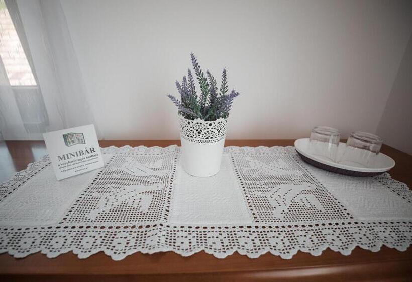 פנסיון Muskatli Panzio Sic