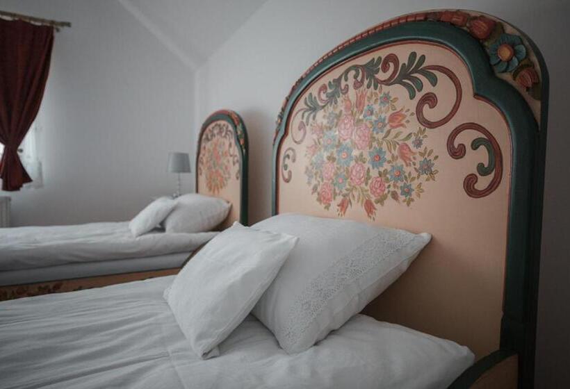 פנסיון Muskatli Panzio Sic