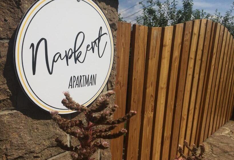 膳宿费 Napkert Apartman