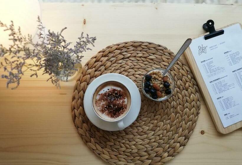 פנסיון O Violas   Art Coffee & Guesthouse