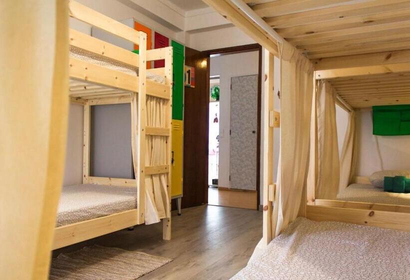 פנסיון Paz & Amor Guest House   Peace & Love