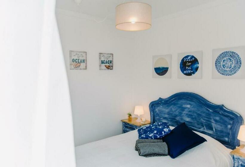 פנסיון Paz & Amor Guest House   Peace & Love