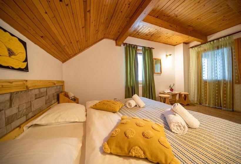 بنسيون Poiana Cristian