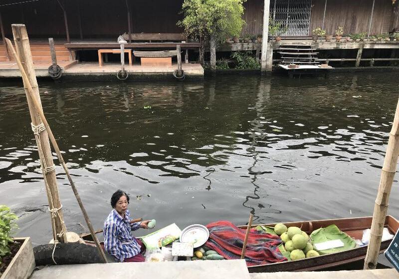 膳宿费 Reuan Vilawan