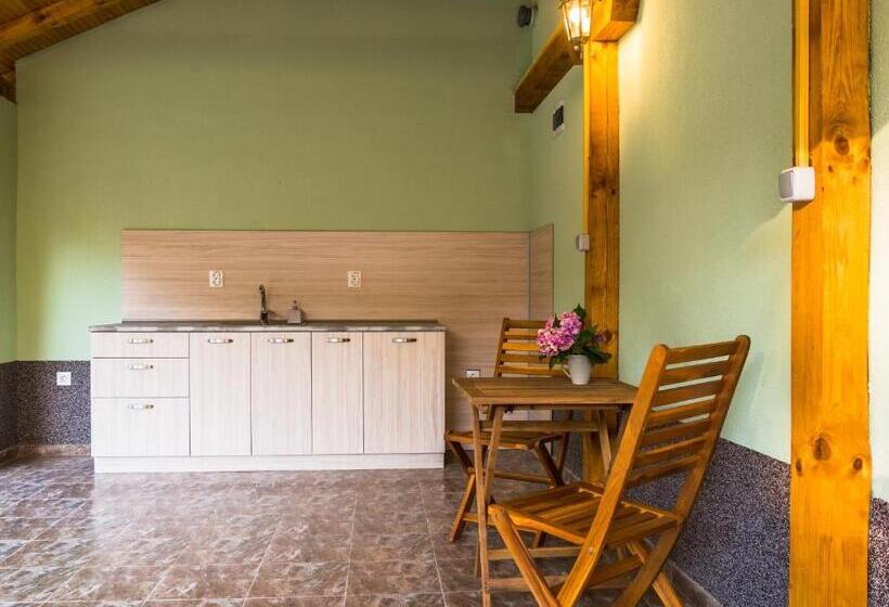 פנסיון Simada Green Guest House