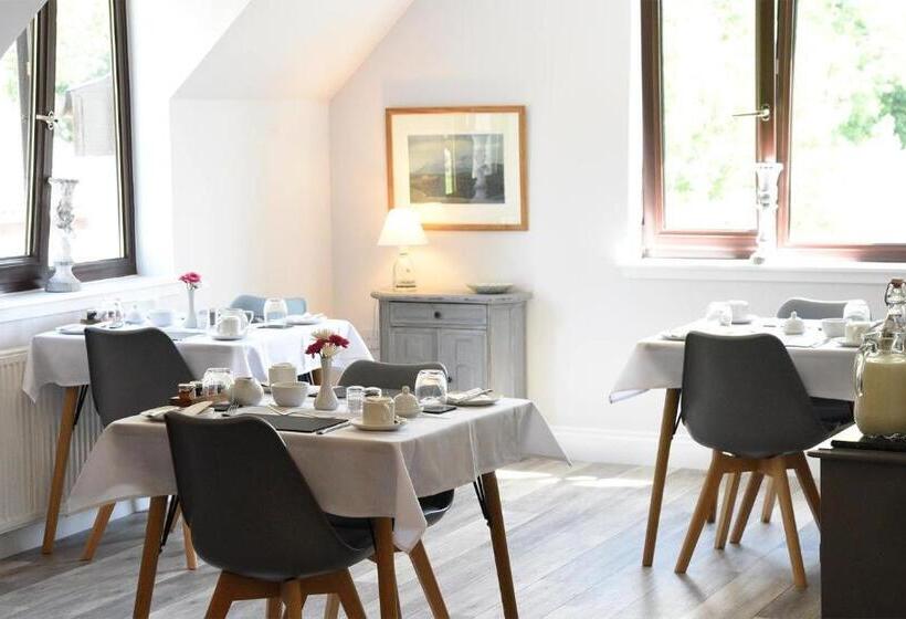 Пансион Stonefield House