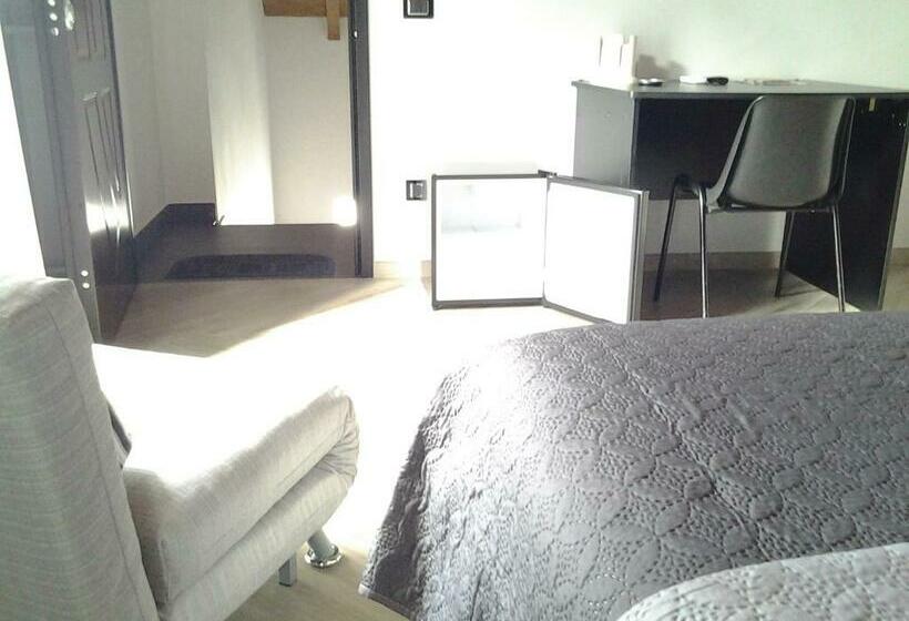 Пансион The Attic