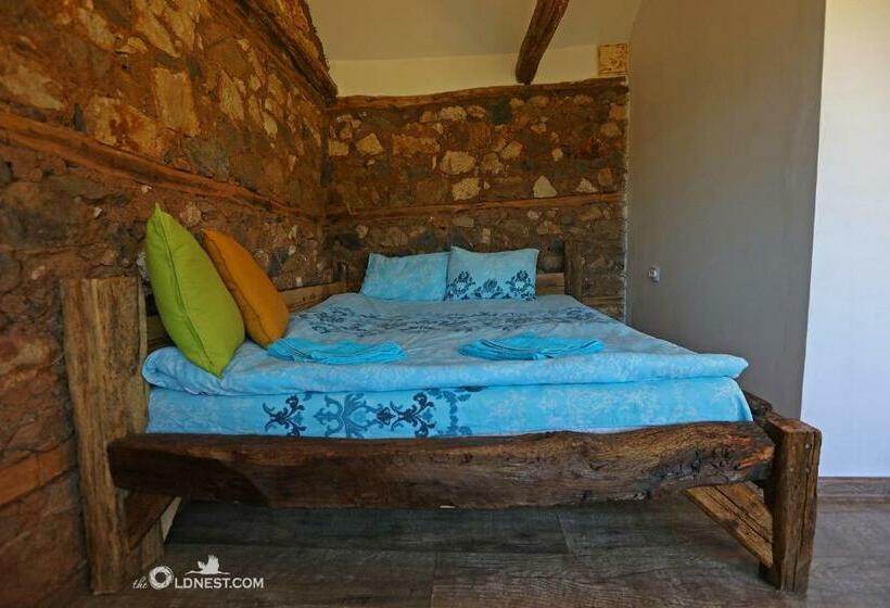 بنسيون The Old Nest