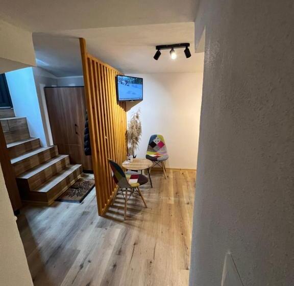 ペンション Timhouse