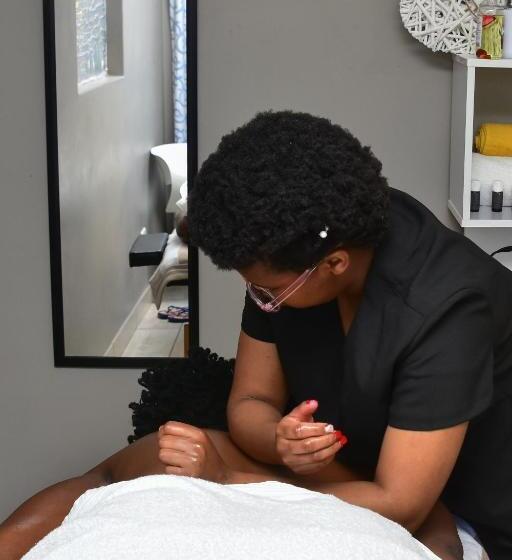 پانسیون Villa Palesa Guesthouse