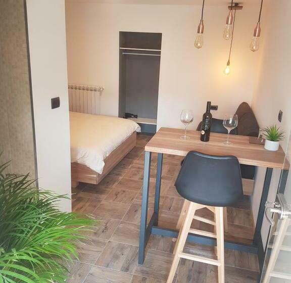 پانسیون Wine Cellar Room