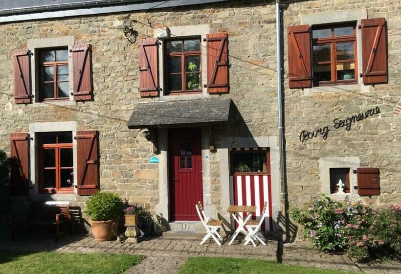 הוסטל La Bourgseigneurie