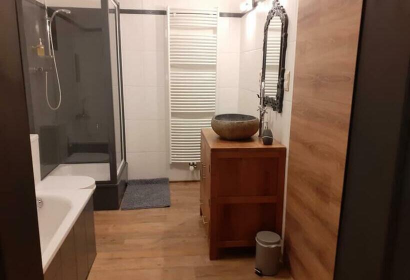 فندق صغير La Bourgseigneurie