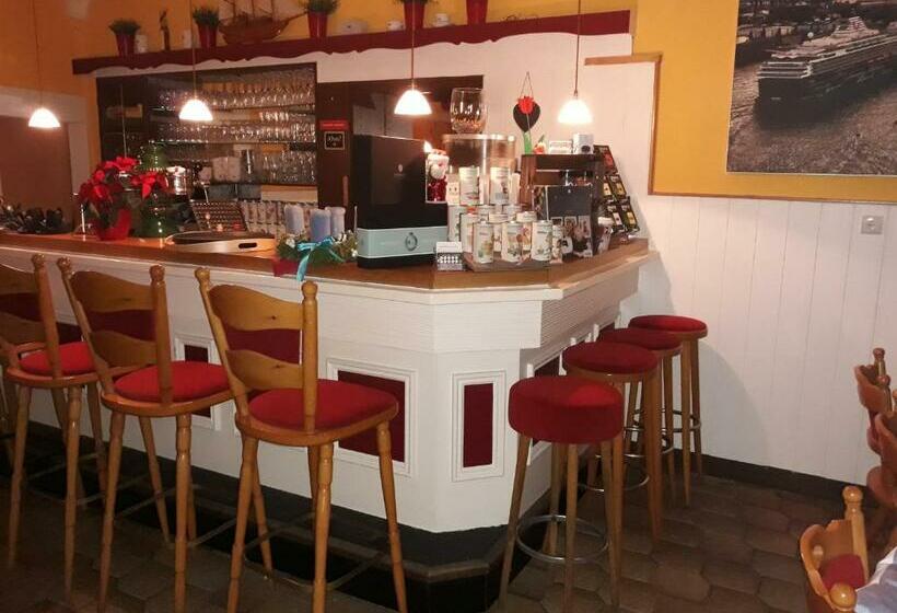 ユースホステル Rathausschenke Münstermaifeld