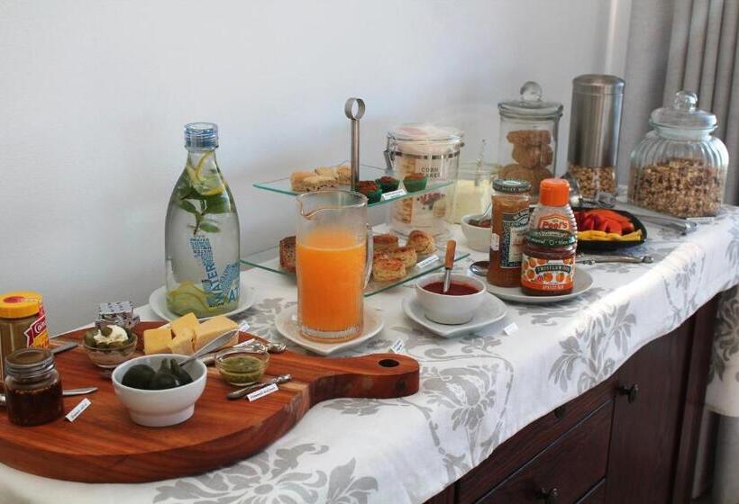 Beach Break B&b   Deluxe Suites