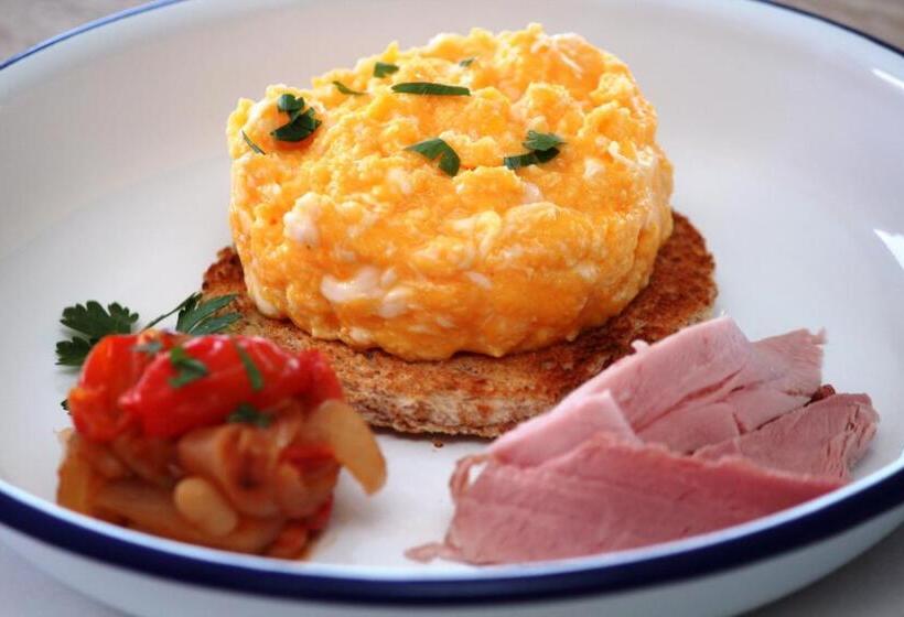 Beach Break B&b   Deluxe Suites