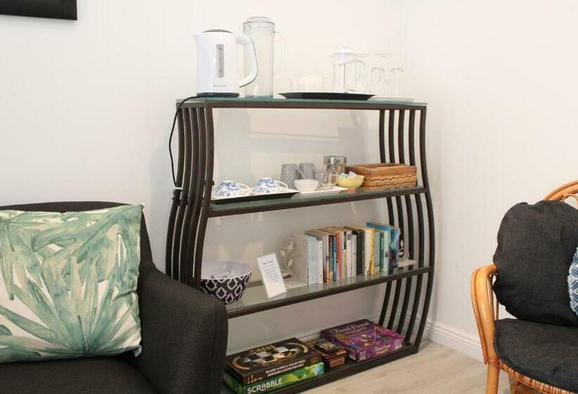 Beach Break B&b   Deluxe Suites