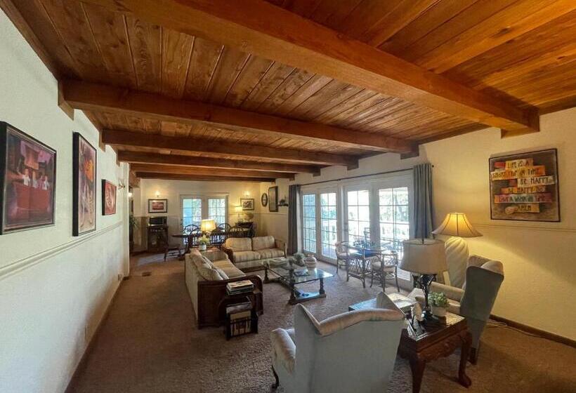 민박 Berkshire Inn