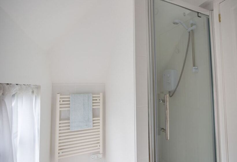 مبيت وإفطار Guest Suite At 31 Little England