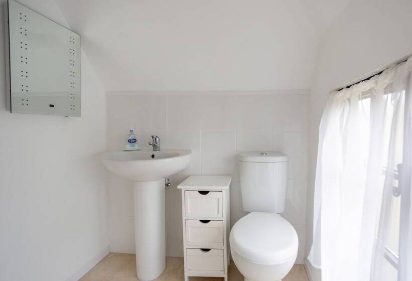 مبيت وإفطار Guest Suite At 31 Little England