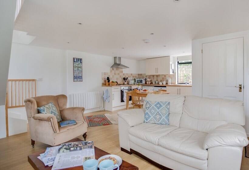 مبيت وإفطار Guest Suite At 31 Little England