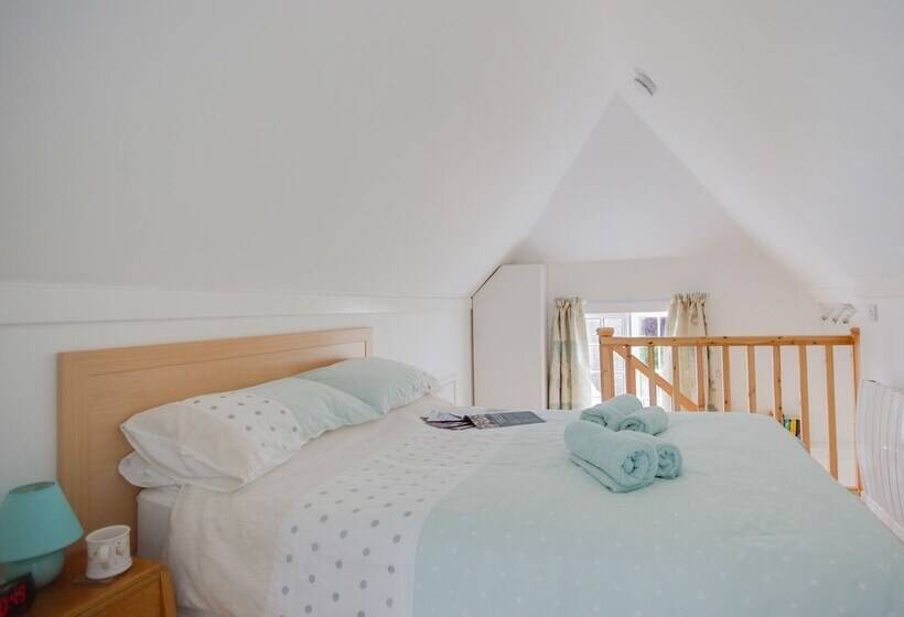 مبيت وإفطار Guest Suite At 31 Little England