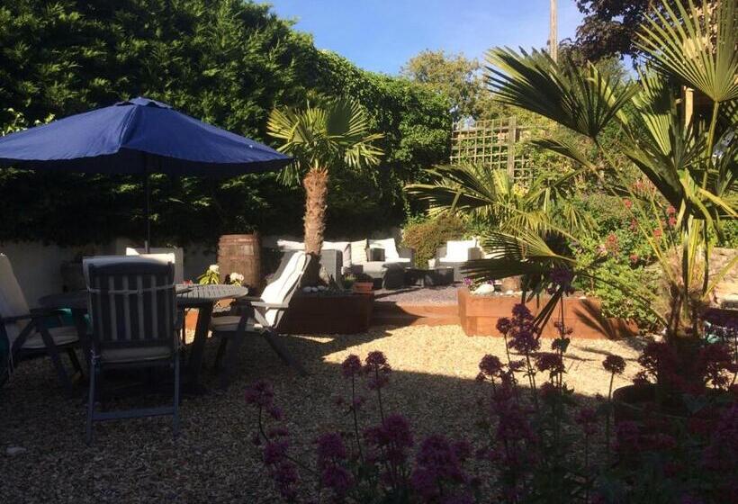 مبيت وإفطار Guest Suite At 31 Little England