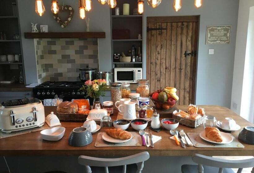 مبيت وإفطار Guest Suite At 31 Little England