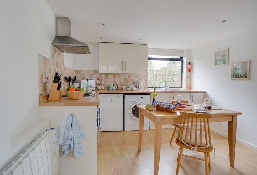 مبيت وإفطار Guest Suite At 31 Little England