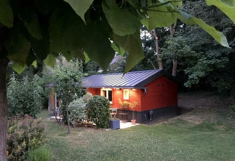 تختخواب و صبحانه Le Cabanon De Chessy