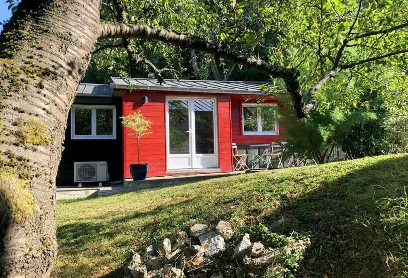 تختخواب و صبحانه Le Cabanon De Chessy