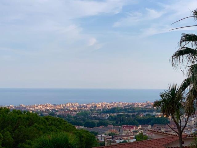 Bed and Breakfast Palm Maresme Suite With Bathroom And Living Room And Terrasse With Ocean Views In A Private Villa