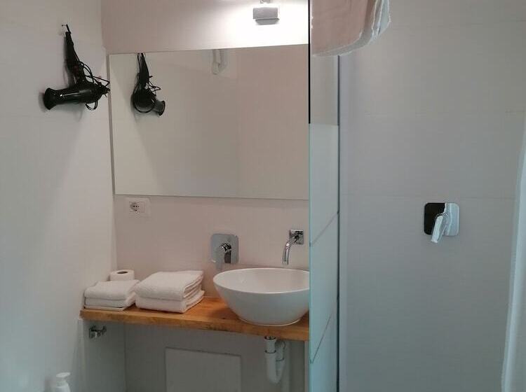 مبيت وإفطار Villa Belvedere Langhe