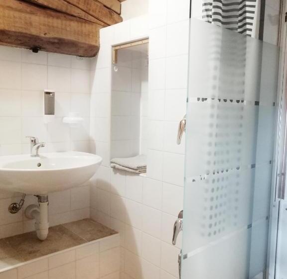 مبيت وإفطار Villa Belvedere Langhe