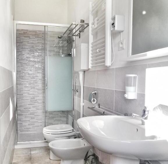 مبيت وإفطار Villa Belvedere Langhe