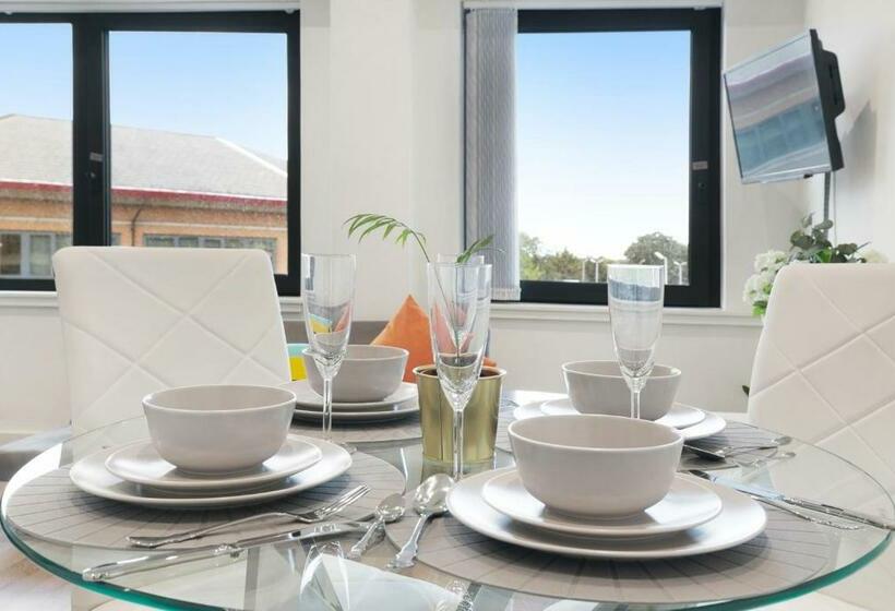 Mondial Apartments At Heathrow