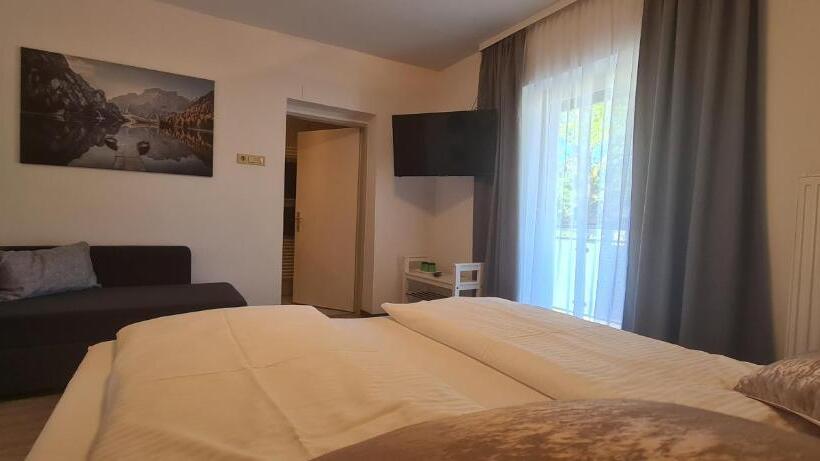בית מלון כפרי Fremdenzimmer& Appartementhaus Blassnig