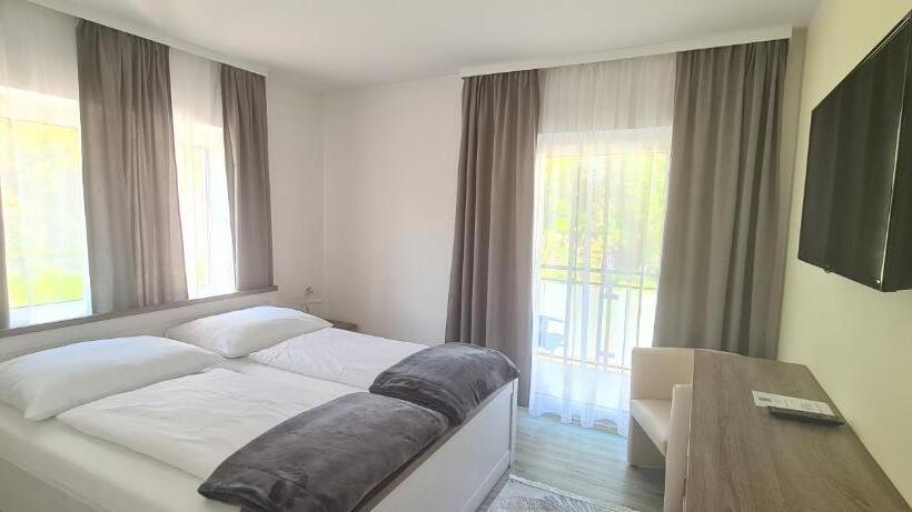 בית מלון כפרי Fremdenzimmer& Appartementhaus Blassnig