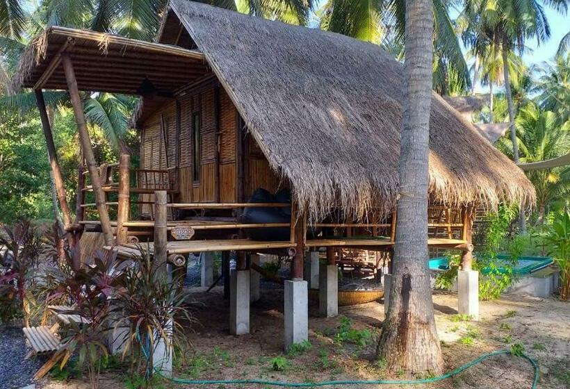 בית מלון כפרי Seacroft Bamboo Village