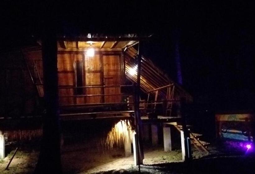 בית מלון כפרי Seacroft Bamboo Village