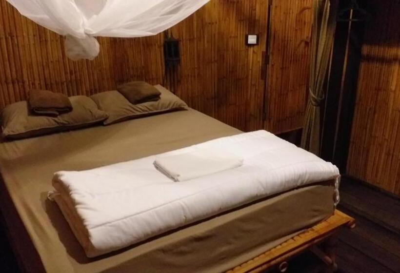 فندق Seacroft Bamboo Village