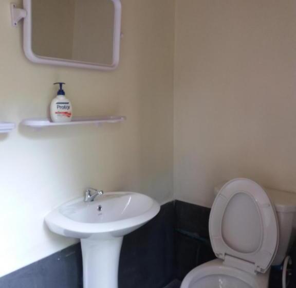 בית מלון כפרי Seacroft Bamboo Village