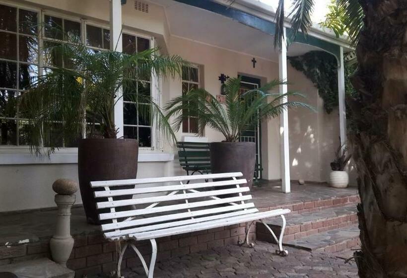 Mavilla Stellenbosch B&b
