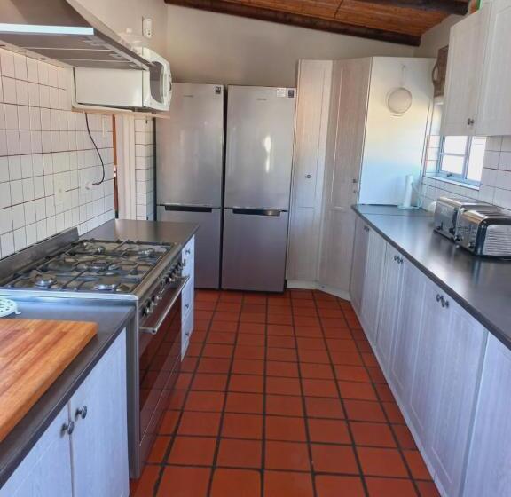 بنسيون Abalone Guesthouse