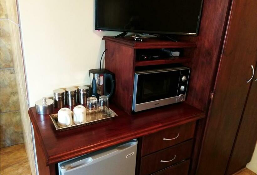 פנסיון Alimento Guest House