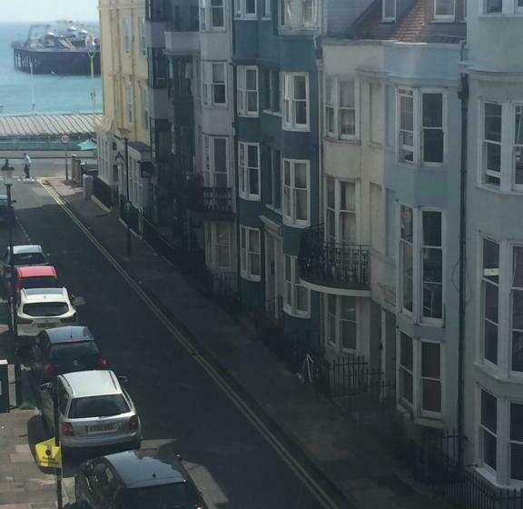 ペンション Beachside House